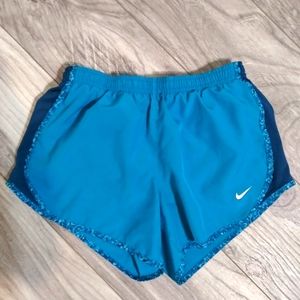 Youth medium nike shorts